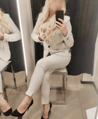 Со мной ты откроешь новые грани удовольствия и испытаешь незабываемые эмоции.🔥🌟
Увидишь соответствие моих фото реальности - будешь приятно удивлен 😏💋. Потому что я - именно та, которую ты искал. Мои услуги включают классический секс, оральный секс, массаж и многое другое - наслаждаешься всем тем, о чем всегда мечтал.
У меня есть безупречные отзывы от предыдущих клиентов, которые оценили мою работу на высшем уровне. Ты можешь быть уверен, что со мной твои желания будут исполнены на все 💯!
Я живу в Москве и с удовольствием встречусь с тобой в любое время. Не упусти шанс испытать незабываемое наслаждение со мной. Ты заслуживаешь самые лучшие моменты в Москве, и я сделаю все возможное, чтобы оправдать твои ожидания. Не медли, позвони мне прямо сейчас и вместе мы окунемся в мир искушений и наслаждений! 💋💕 5697, 30 лет